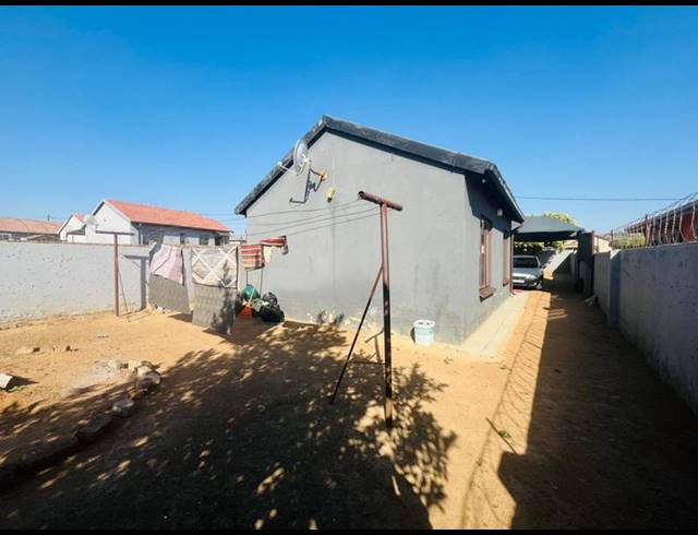 2 BEDROOM HOUSE FOR SALE IN MABOPANE UNIT S